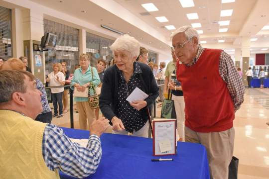 DSC_0279-BOOK-MANIA--JBHS-2017-3-4