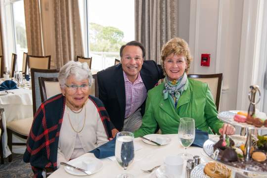 Elinor Garry, Bob and Leigh Garry